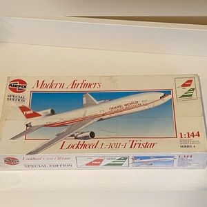 NEW Sealed Lockheed L-1011-1 Tristar 1:144 TWA Model